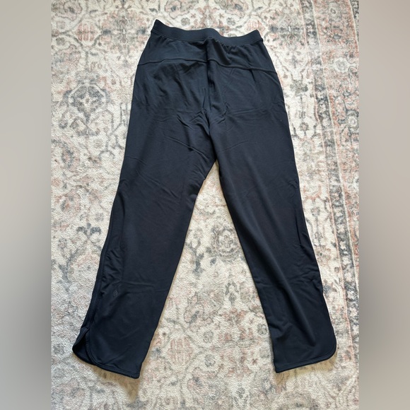 Lululemon pants - Picture 2 of 4